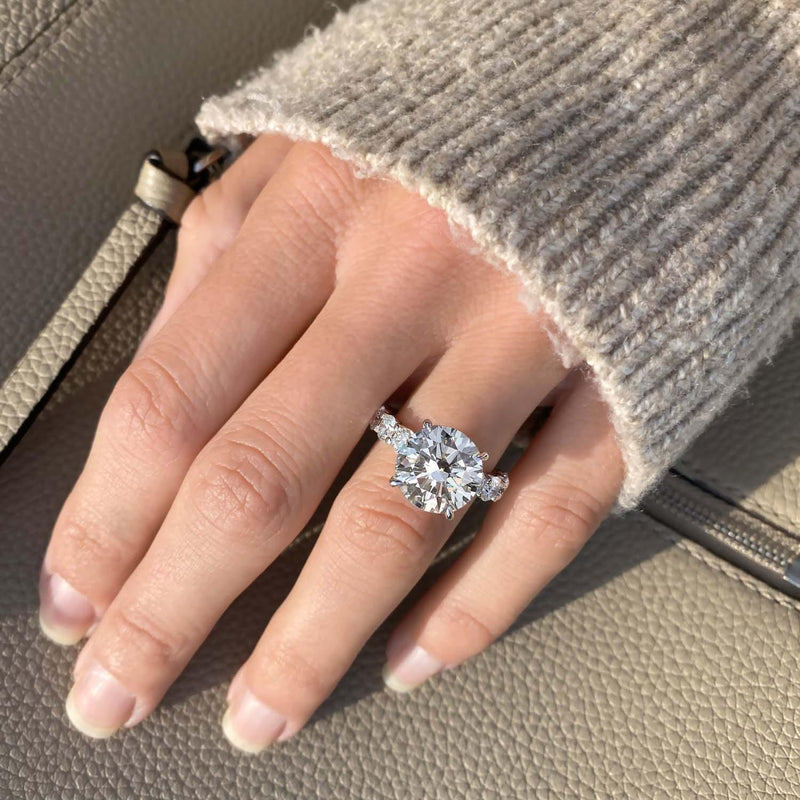 6 carat round brilliant diamond ring Clearance